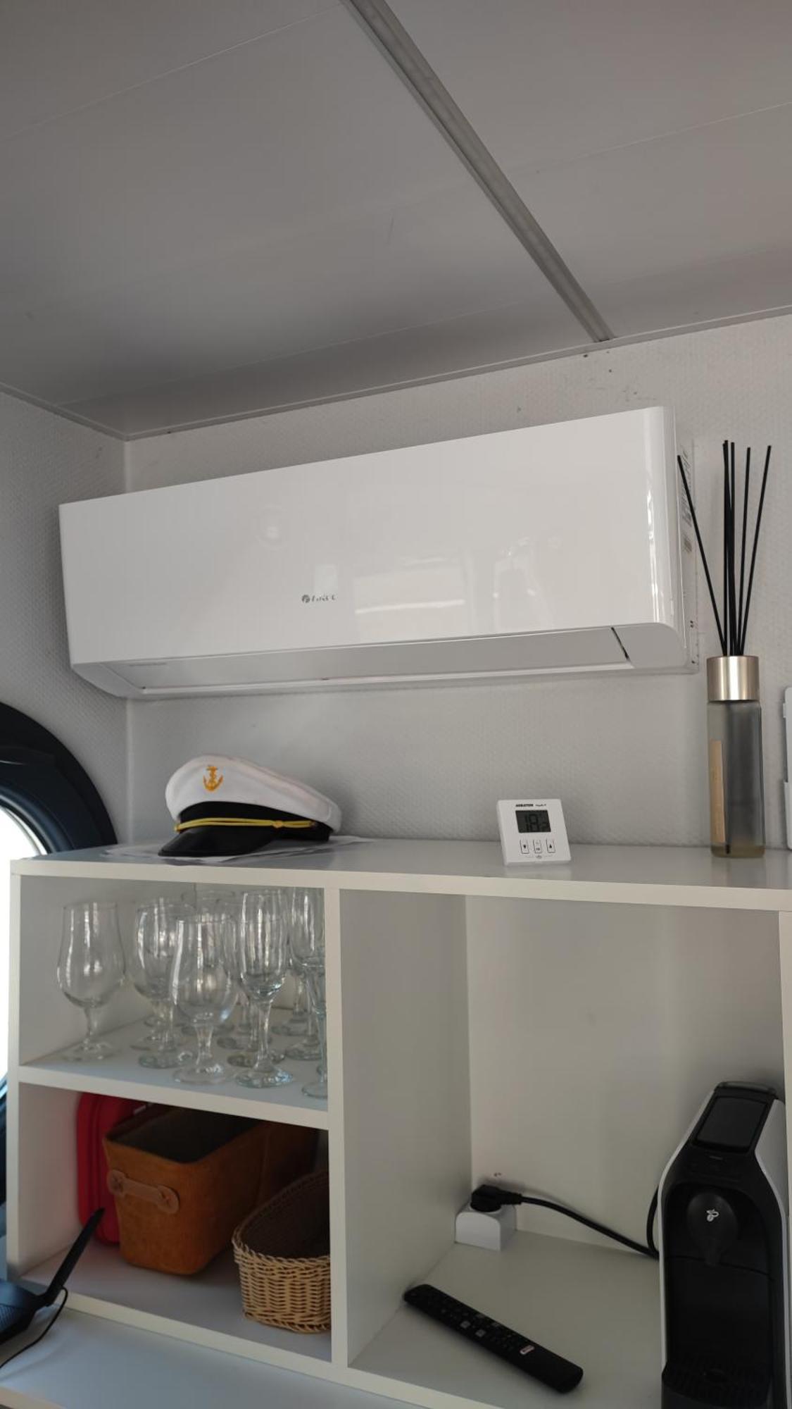 Апартаменты Houseboat Water Boy Apartament Plywajacy Dom Na Wodzie Lodz Вроцлав Экстерьер фото
