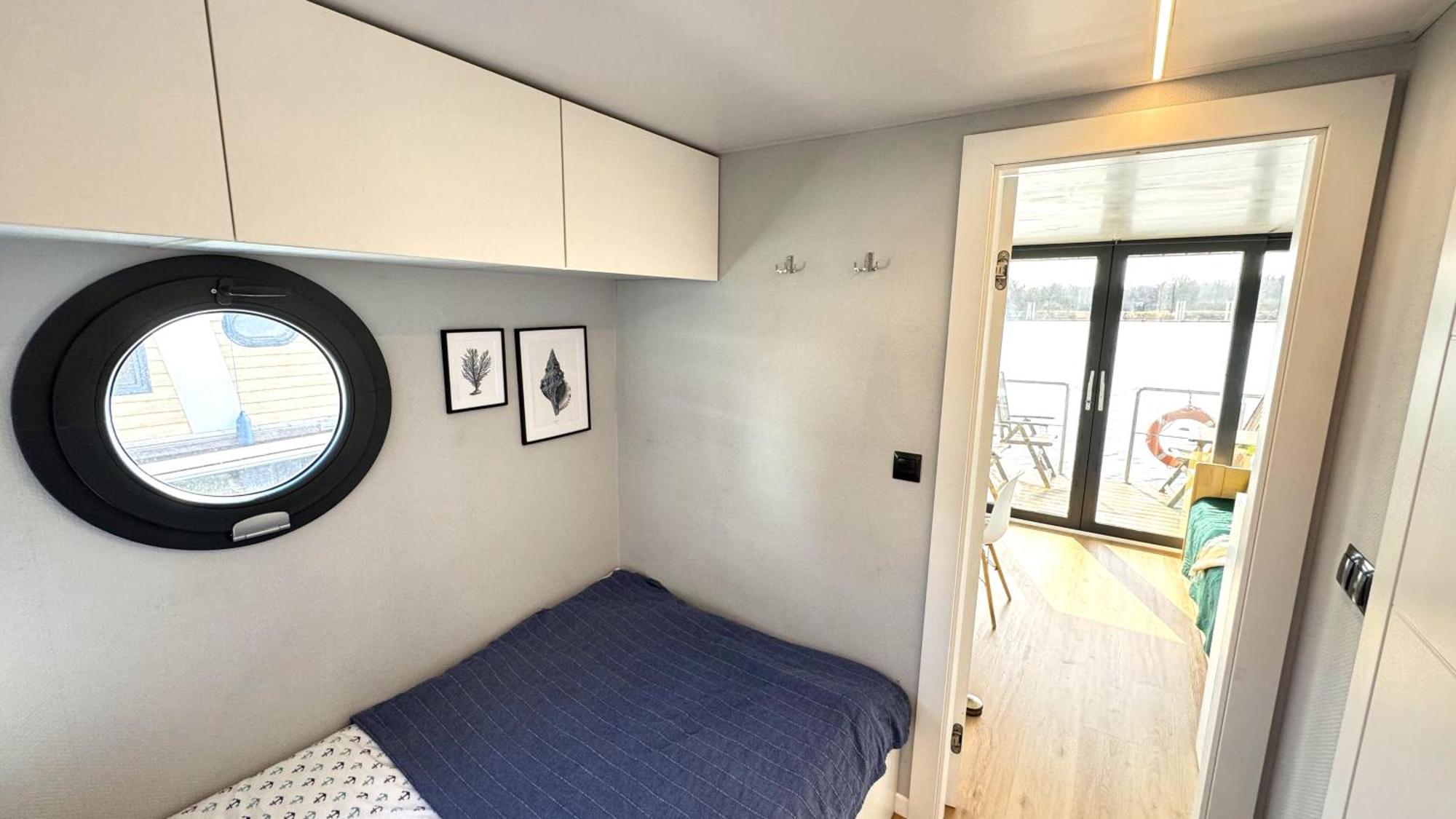 Апартаменты Houseboat Water Boy Apartament Plywajacy Dom Na Wodzie Lodz Вроцлав Экстерьер фото